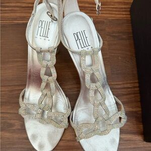 Pelle Moda Silver Women's Sandals 8.5 Special Occasion Prom Heels